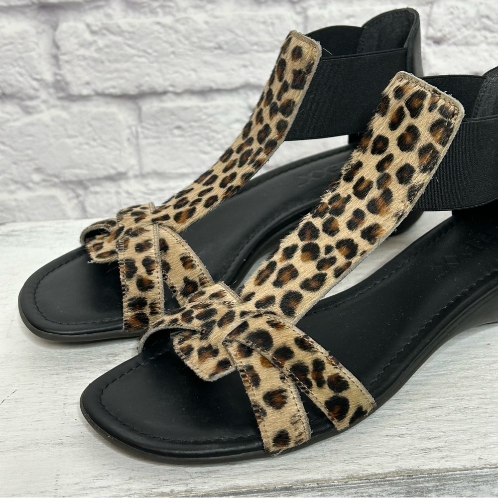 THE FLEXX Band Together Leopard Print Zcow Hair T-Strap Sandals - Picture 8 of 14